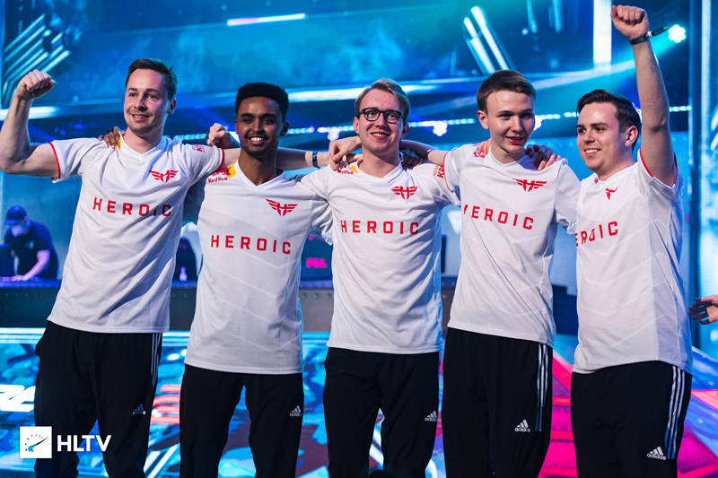 他同样展现 他同样展现