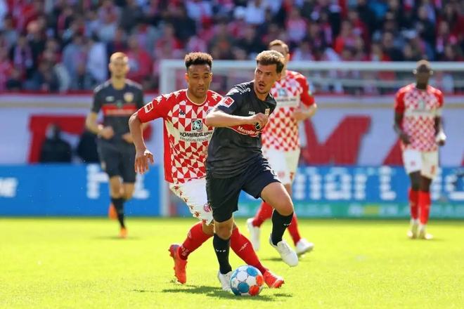 万美元以上 万美元以上